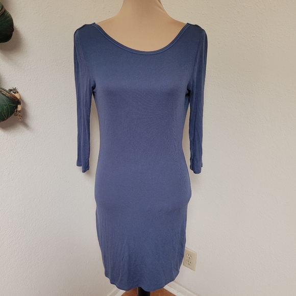 Victorias Secret 3/4 Sleeve Lightweight Backless Dress - Picture 2 of 5